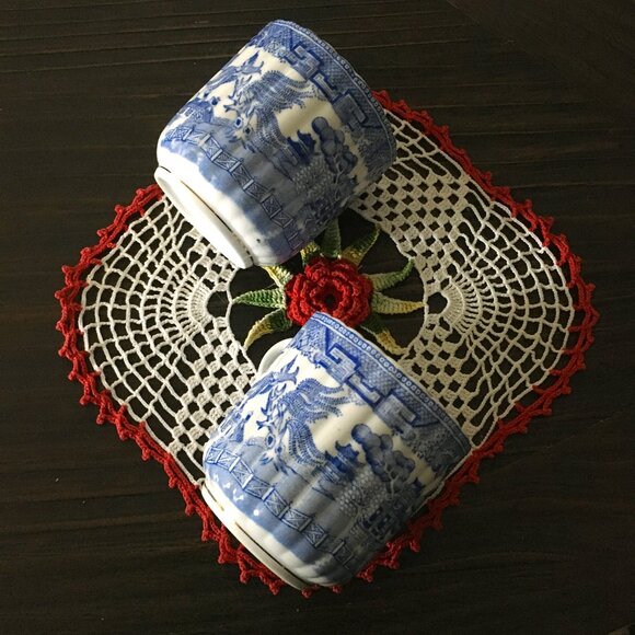 Royal Sutherland England Two Delft Blue Porcelain Cups and Biscuit Plate - Picture 8 of 14